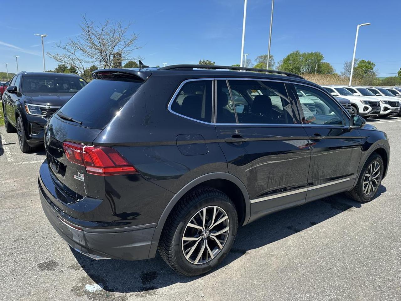 2018 Volkswagen Tiguan Comfortline 2.0T 8sp at w/Tip 4M Photo