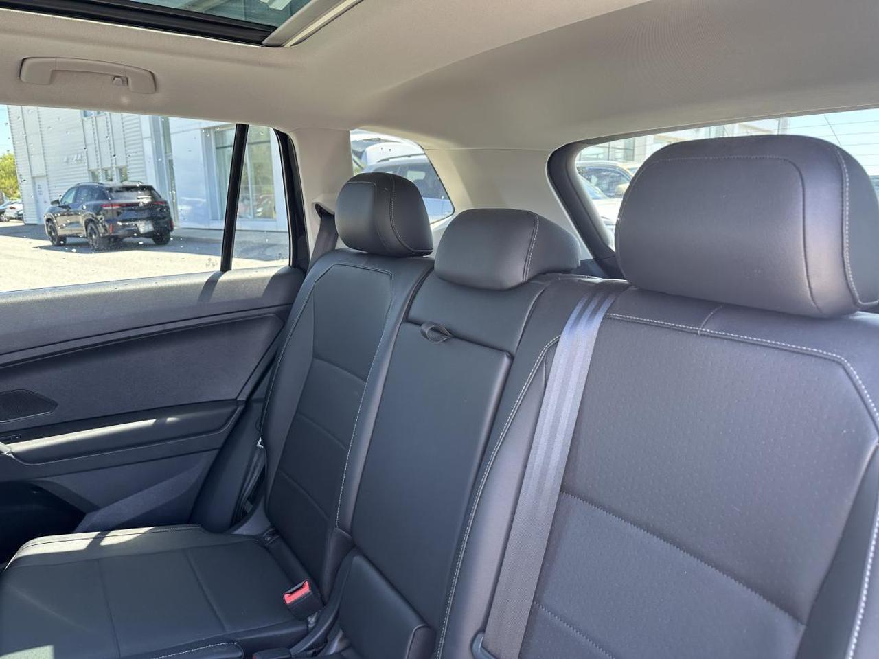 2018 Volkswagen Tiguan Comfortline 2.0T 8sp at w/Tip 4M Photo