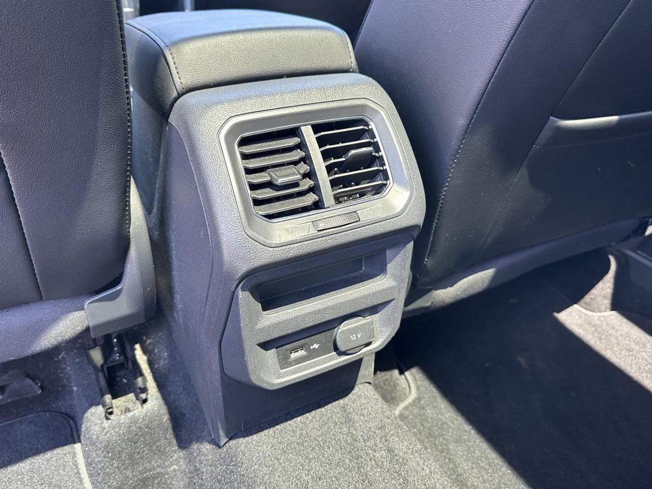 2018 Volkswagen Tiguan Comfortline 2.0T 8sp at w/Tip 4M Photo