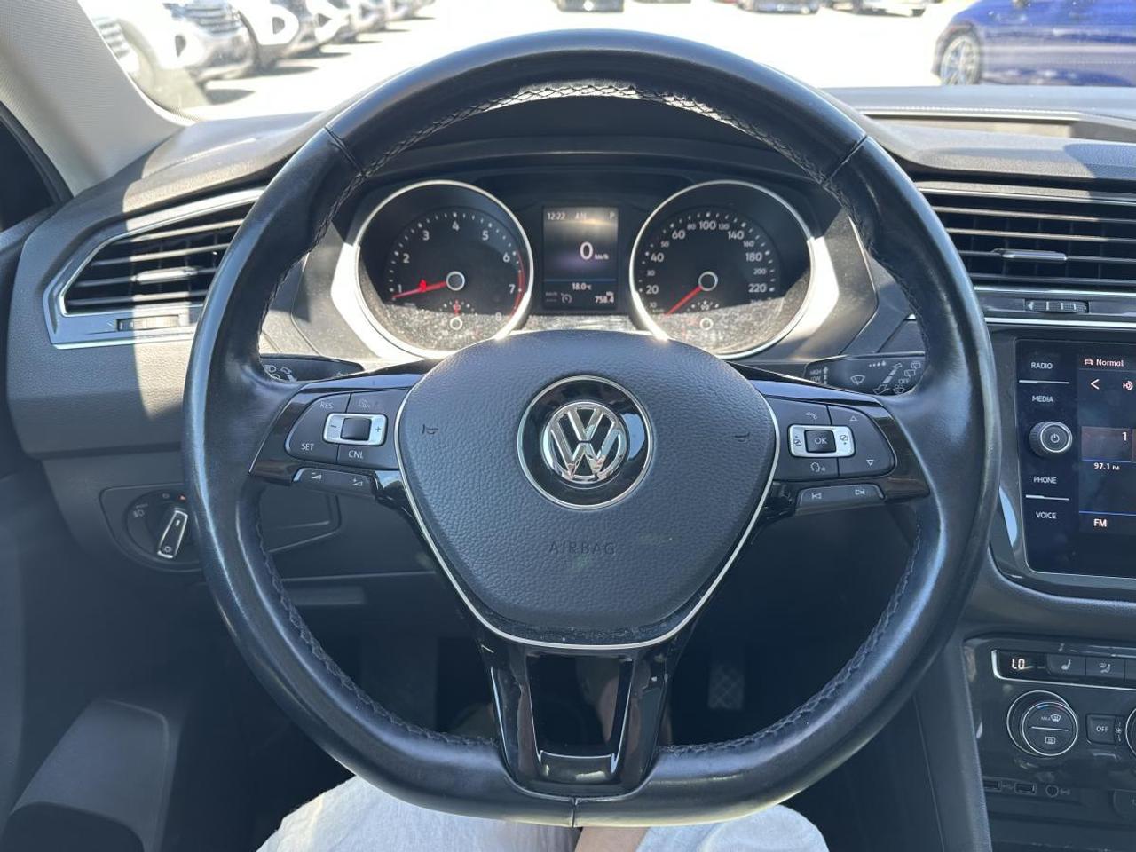 2018 Volkswagen Tiguan Comfortline 2.0T 8sp at w/Tip 4M Photo