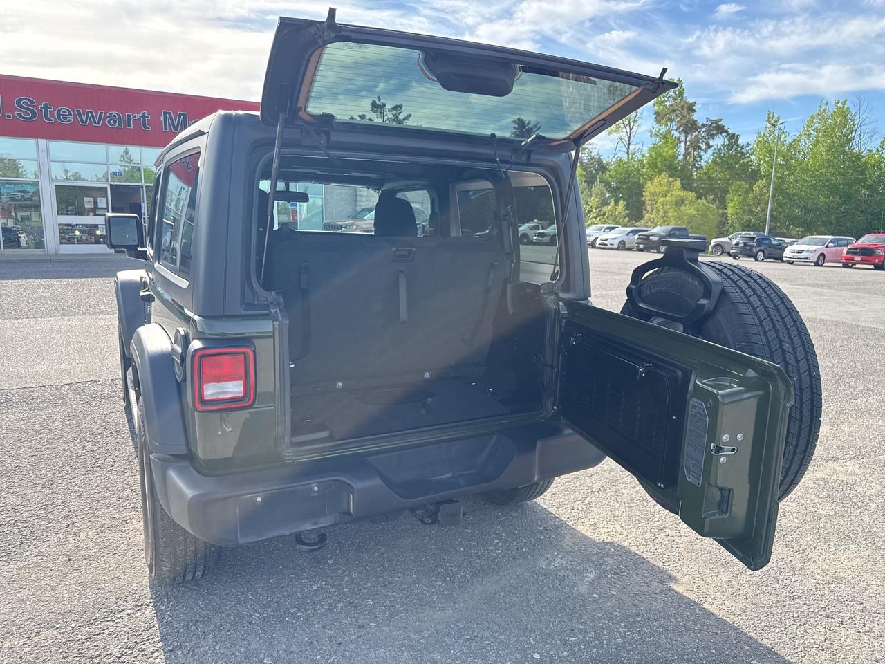 2022 Jeep Wrangler Sport S Photo