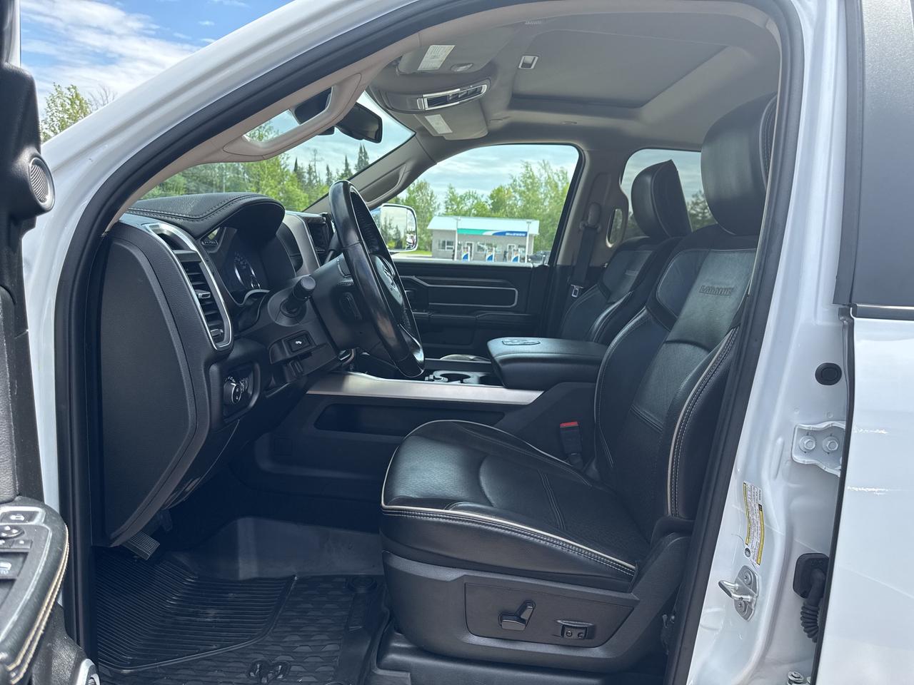2021 RAM 2500 Laramie - tow pkg - sunroof Photo