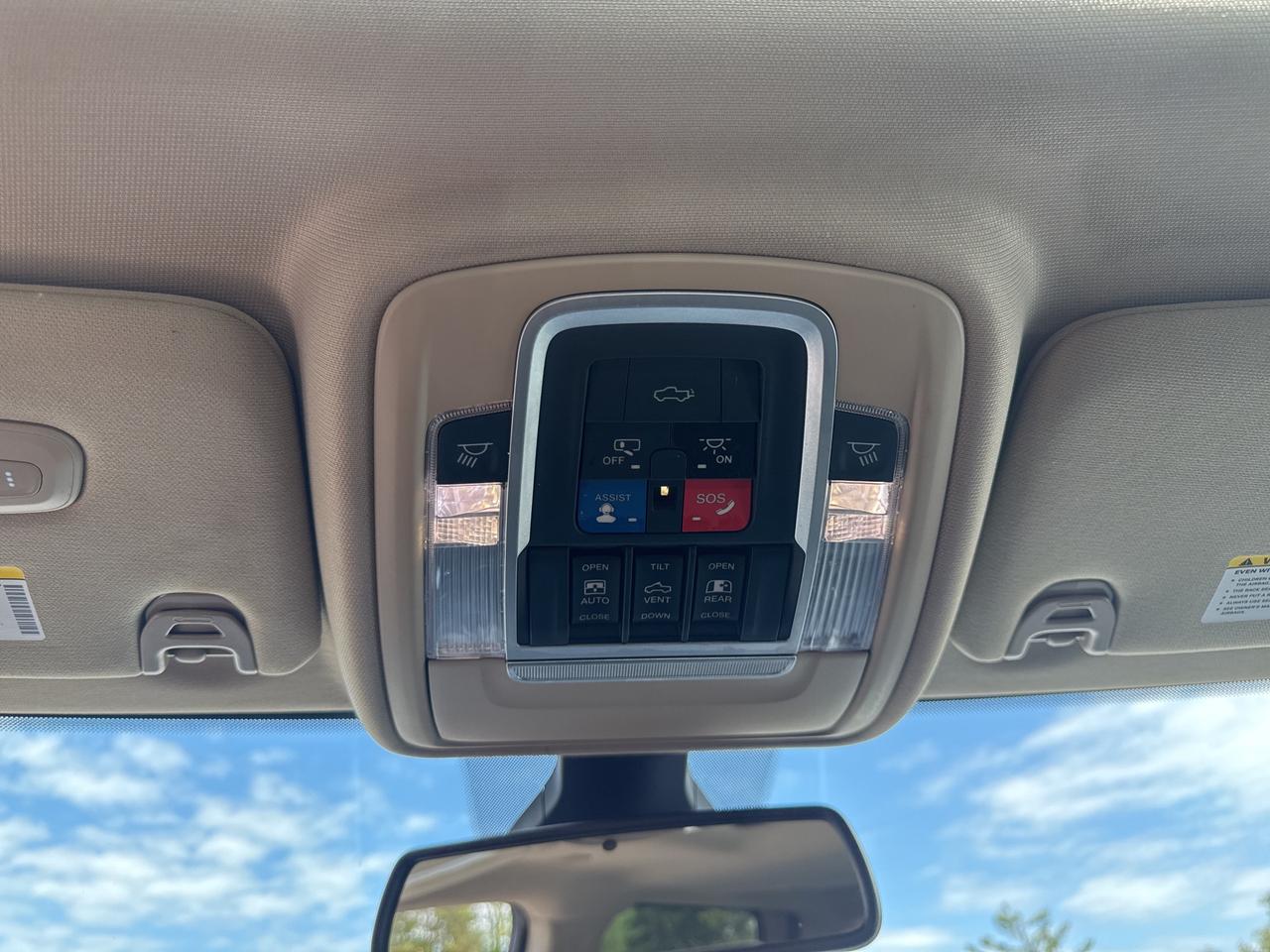 2021 RAM 2500 Laramie - tow pkg - sunroof Photo