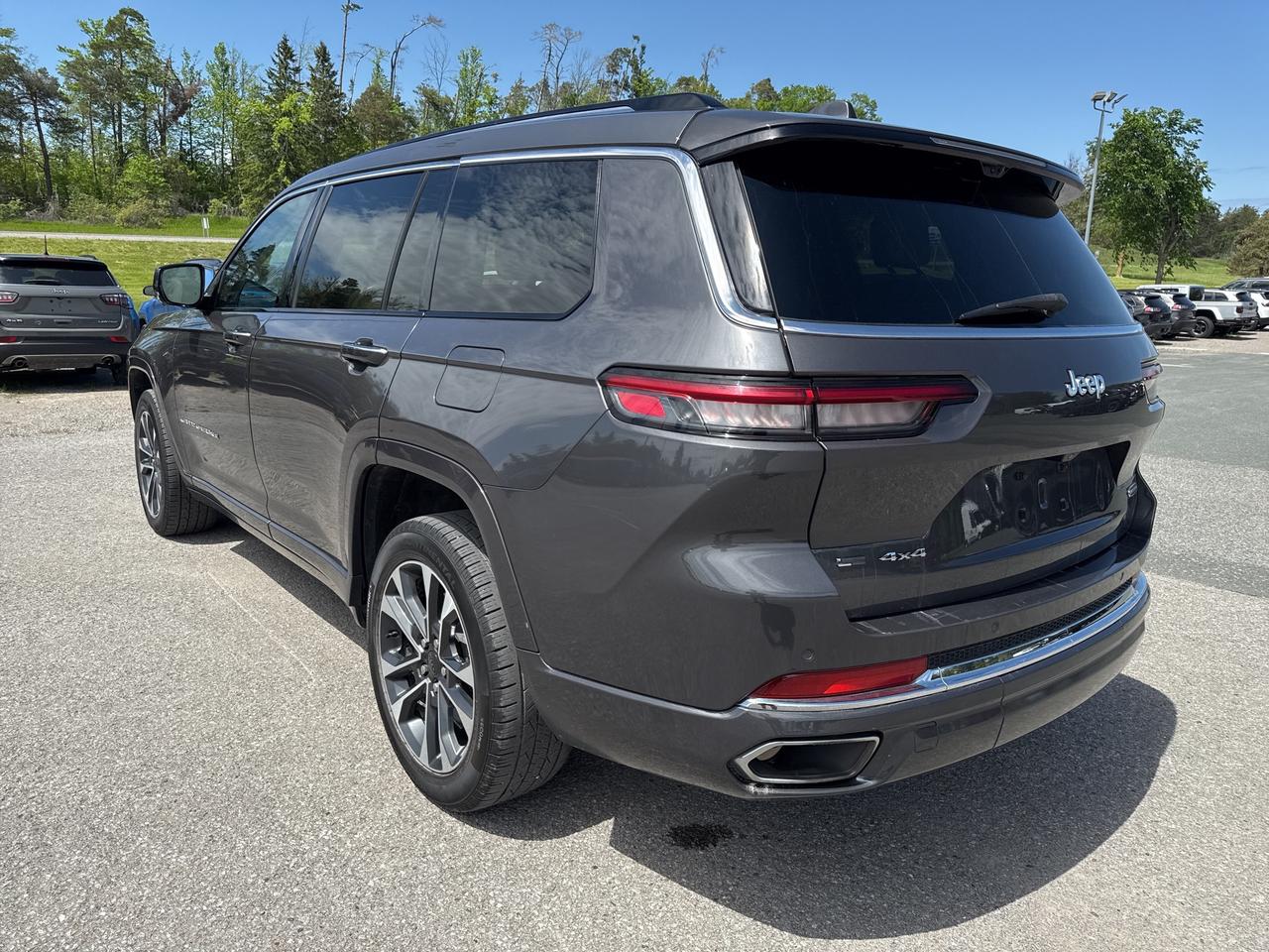 2021 Jeep Grand Cherokee L Overland - htd/vented massage seats - adaptive cru Photo
