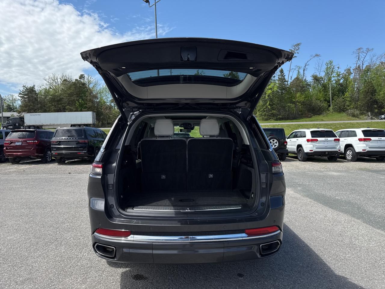 2021 Jeep Grand Cherokee L Overland - htd/vented massage seats - adaptive cru Photo