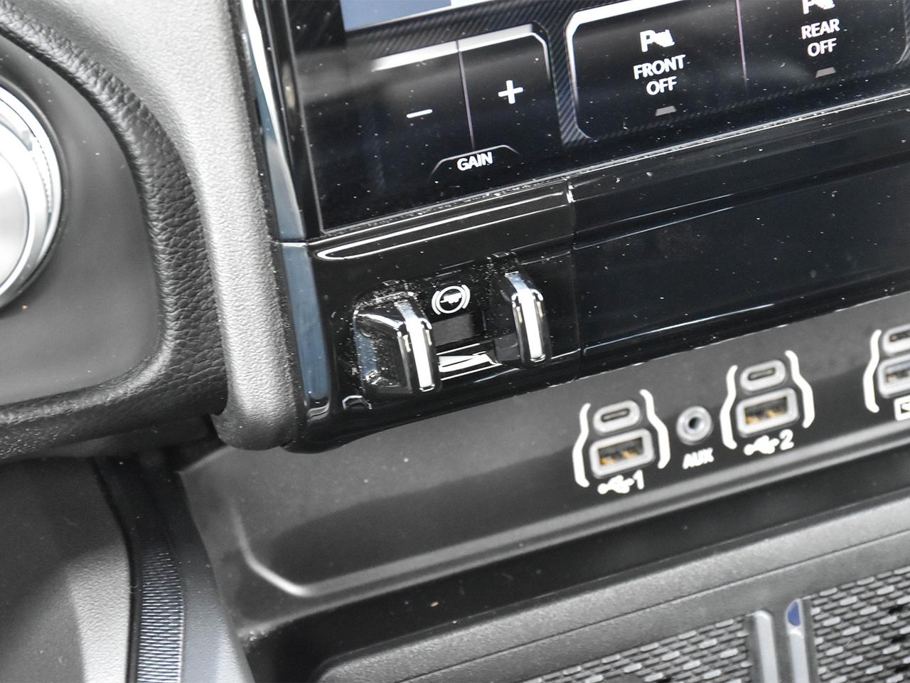 2025 RAM 1500 SPORT Photo