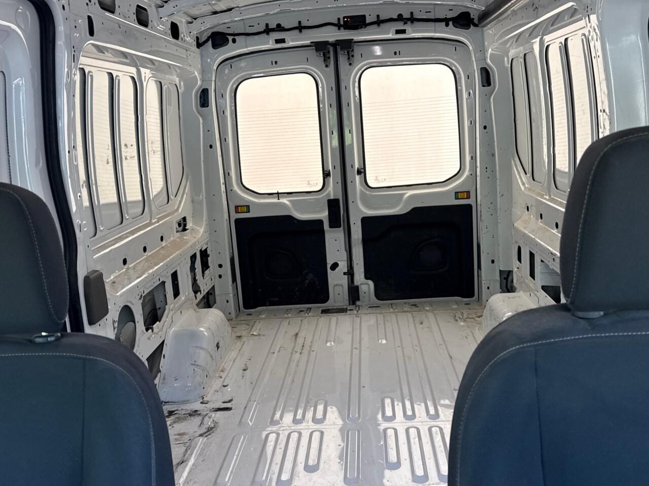 2023 Ford Transit Cargo Van BASE   AWD   LOW KM   NO ACCIDENTS Photo