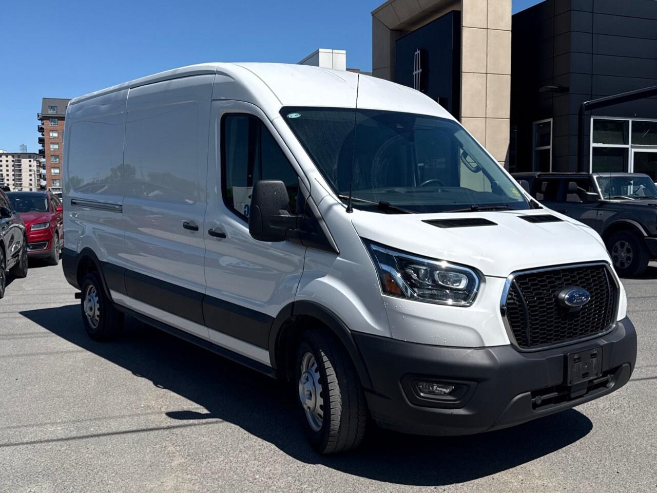 2023 Ford Transit Cargo Van BASE   AWD   LOW KM   NO ACCIDENTS Photo