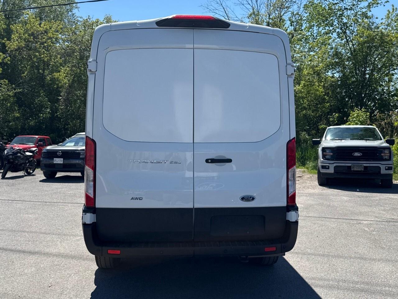 2023 Ford Transit Cargo Van BASE   AWD   LOW KM   NO ACCIDENTS Photo