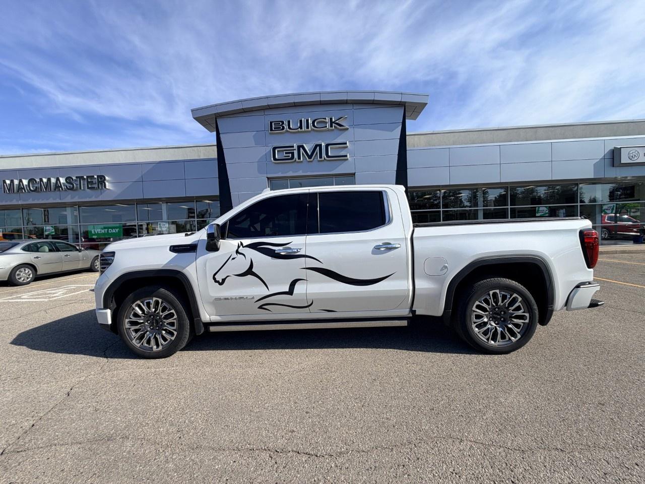 2024 GMC Sierra 1500 Crew Cab Short Box 4-Wheel Drive Denali Ultimate Photo2