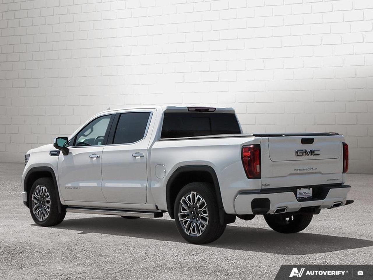 2024 GMC Sierra 1500 Crew Cab Short Box 4-Wheel Drive Denali Ultimate Photo2