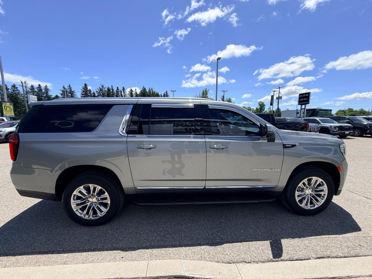 2023 GMC Yukon XL 4WD 4dr SLT Photo