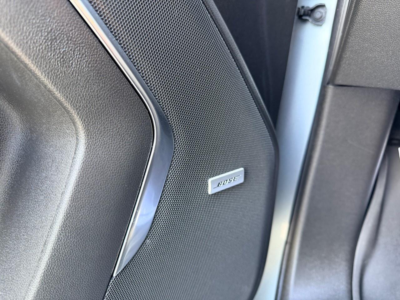 2023 GMC Yukon XL 4WD 4dr SLT Photo