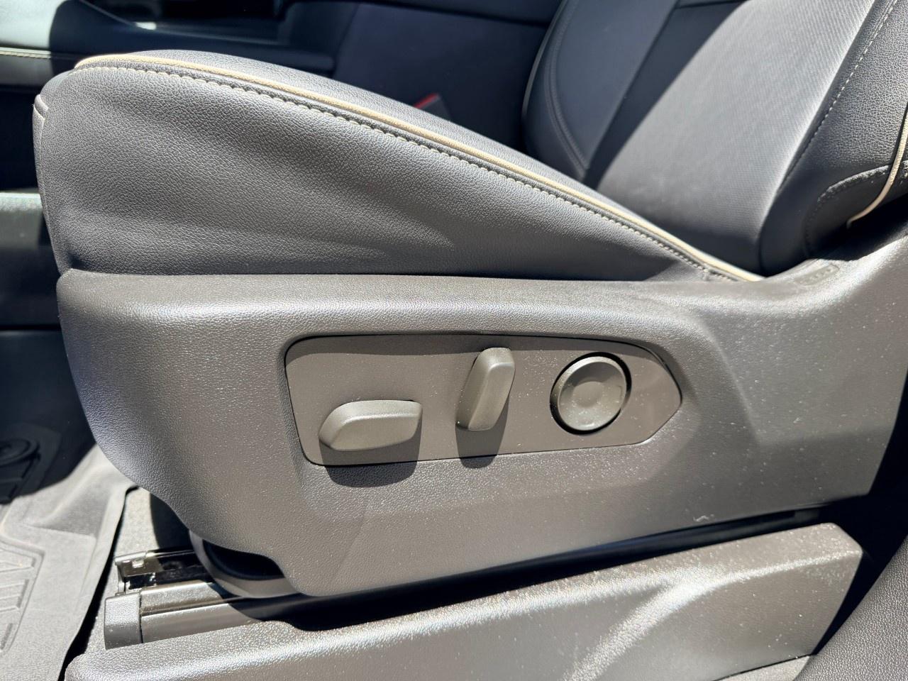 2023 GMC Yukon XL 4WD 4dr SLT Photo