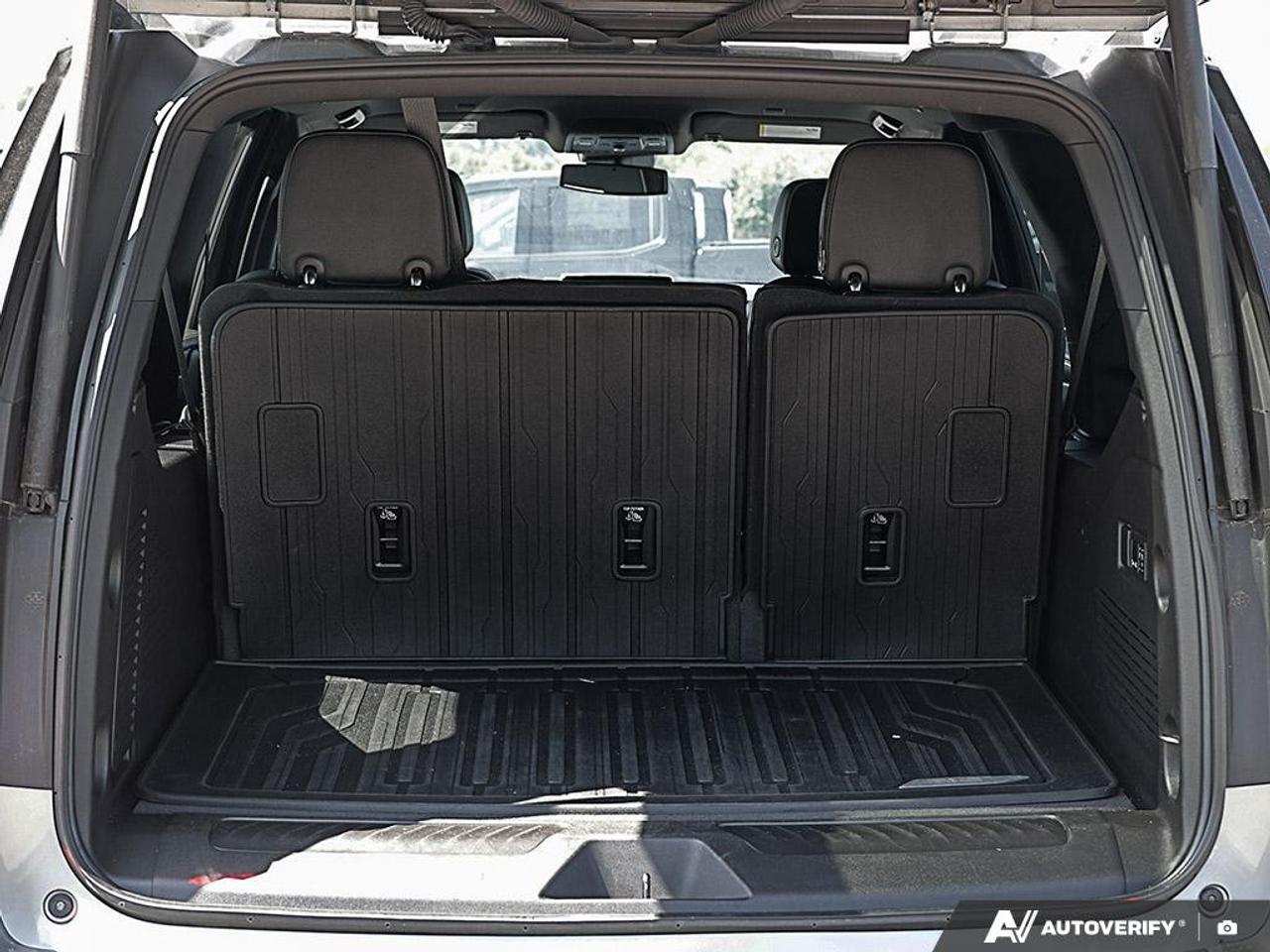 2023 GMC Yukon XL 4WD 4dr SLT Photo