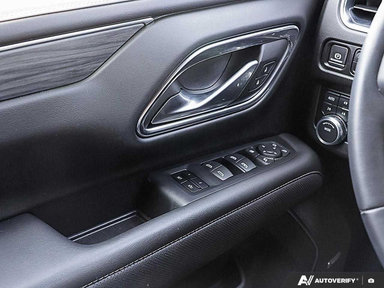 2023 GMC Yukon XL 4WD 4dr SLT Photo