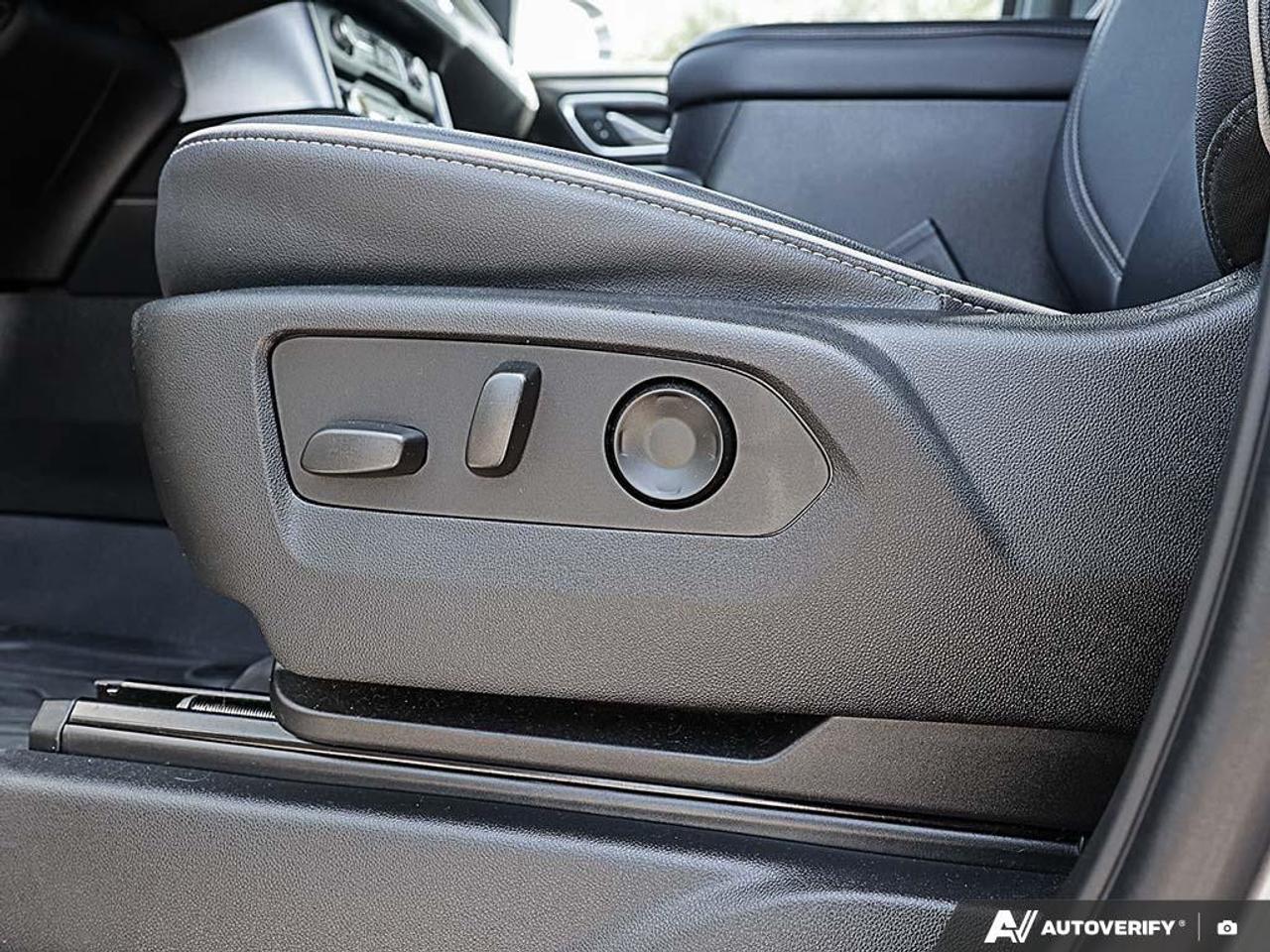 2023 GMC Yukon XL 4WD 4dr SLT Photo