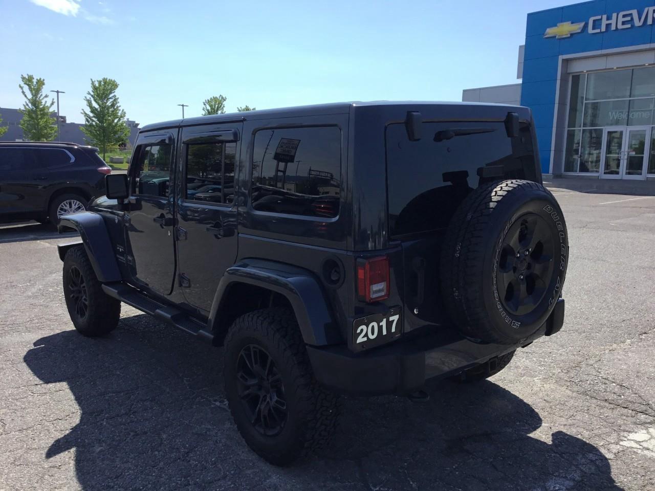2017 Jeep WRANGLER UNLIMITED Sahara Photo