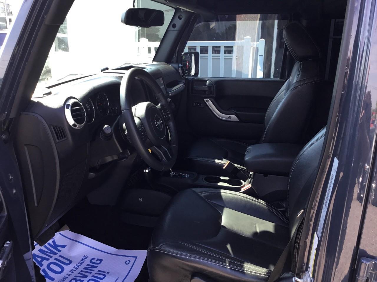 2017 Jeep WRANGLER UNLIMITED Sahara Photo