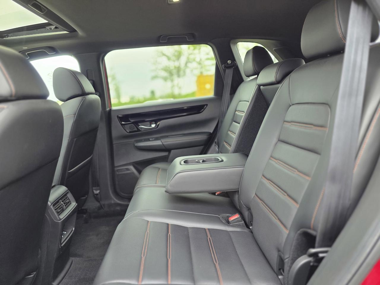 2023 Honda CR-V Hybrid Touring Photo