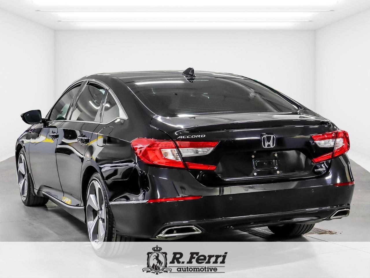 2020 Honda Accord Touring 1.5T 4dr Sedan Photo4