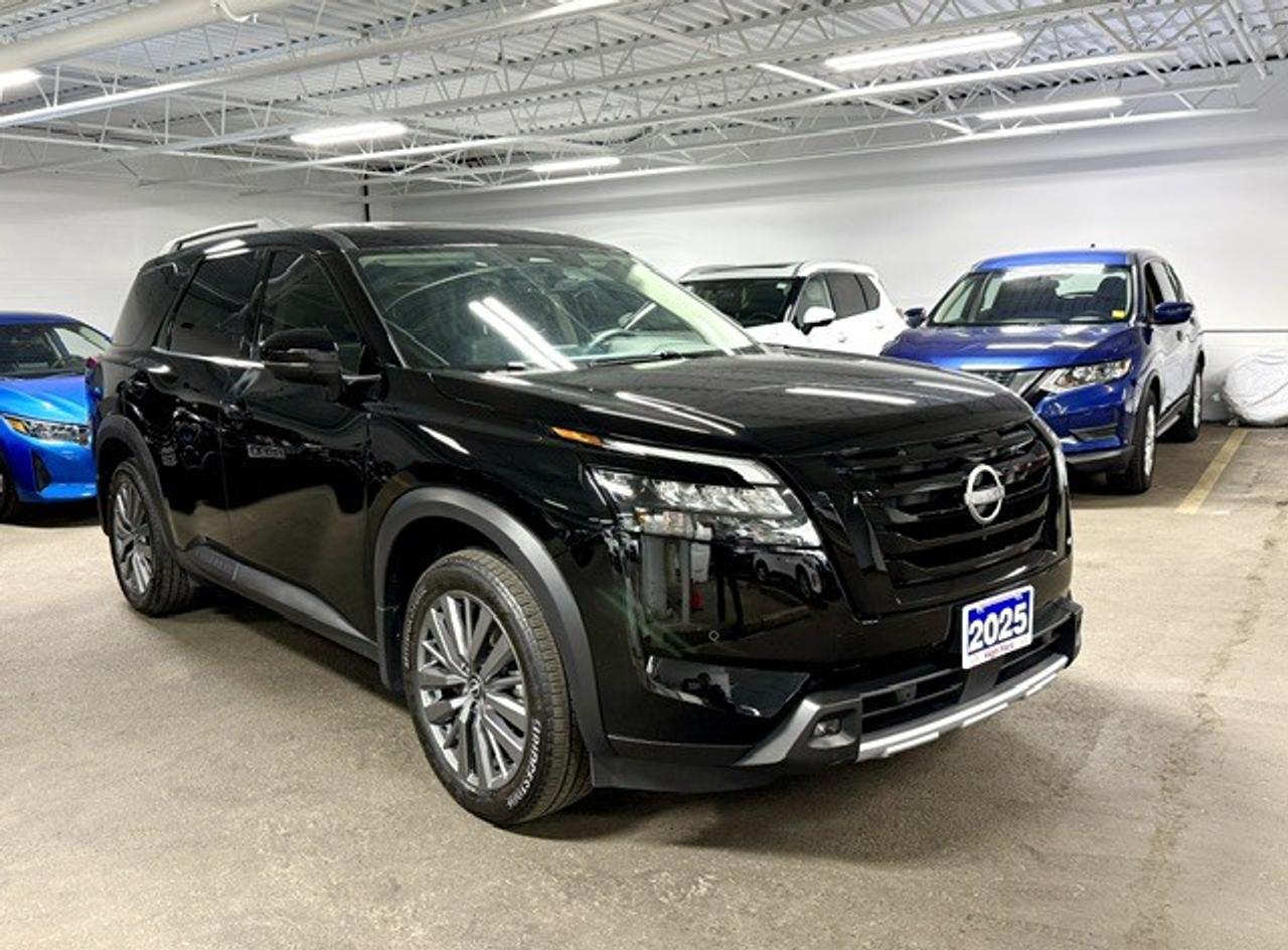2025 Nissan Pathfinder SL 4dr 4x4 Photo