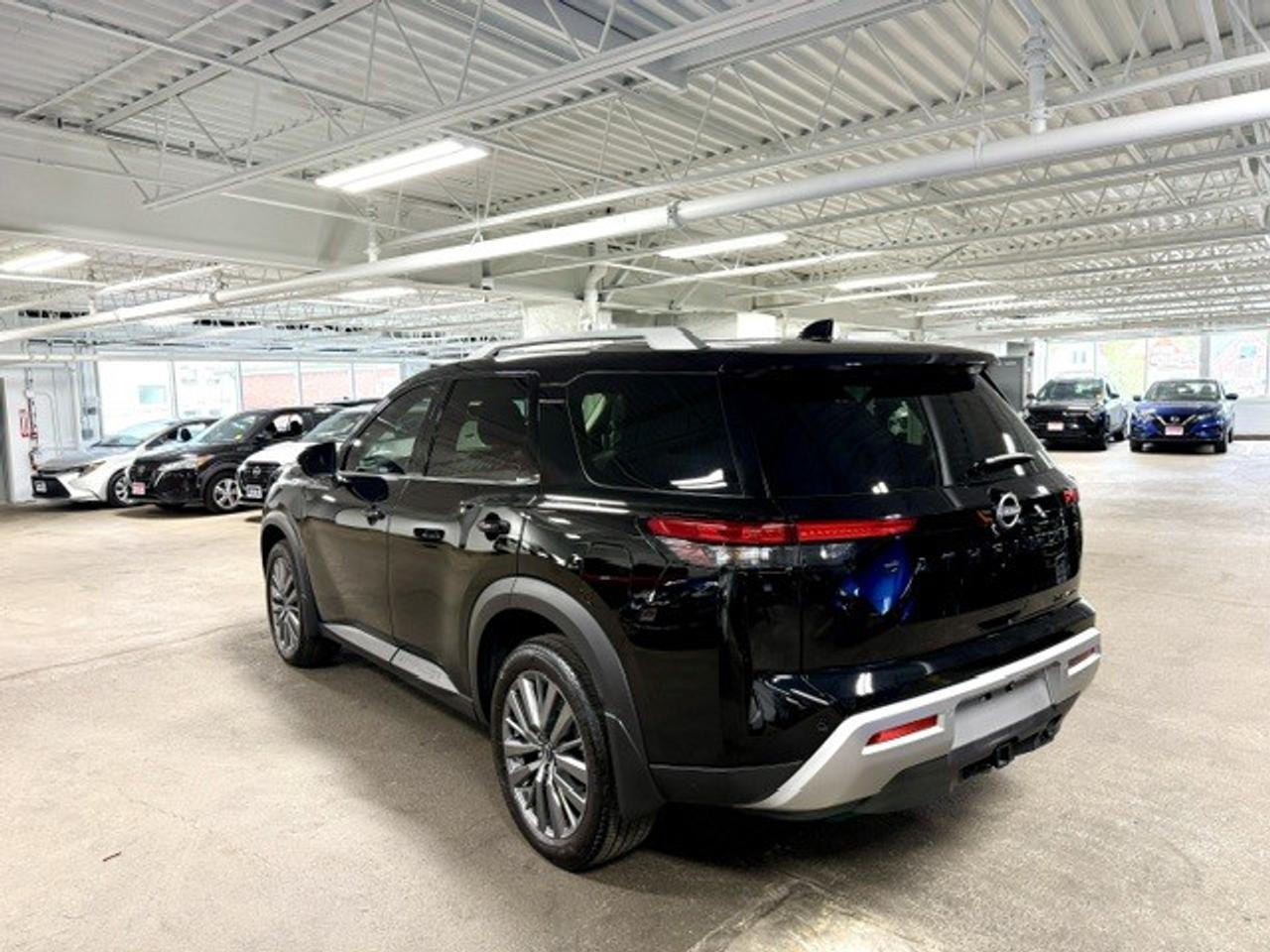2025 Nissan Pathfinder SL 4dr 4x4 Photo