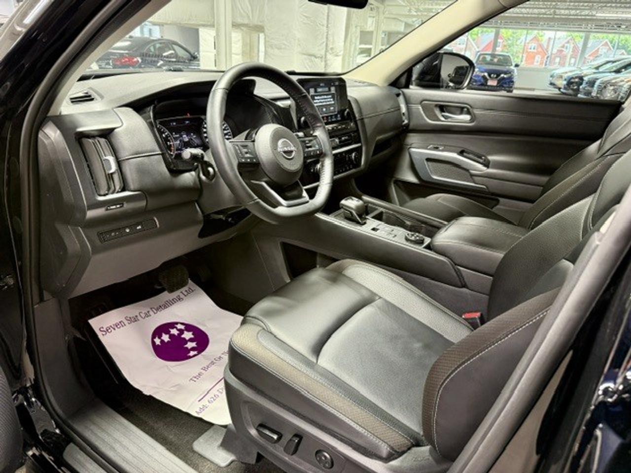 2025 Nissan Pathfinder SL 4dr 4x4 Photo