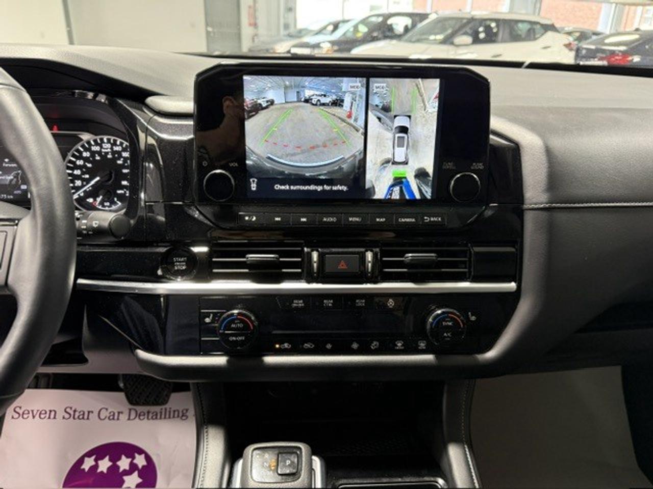 2025 Nissan Pathfinder SL 4dr 4x4 Photo