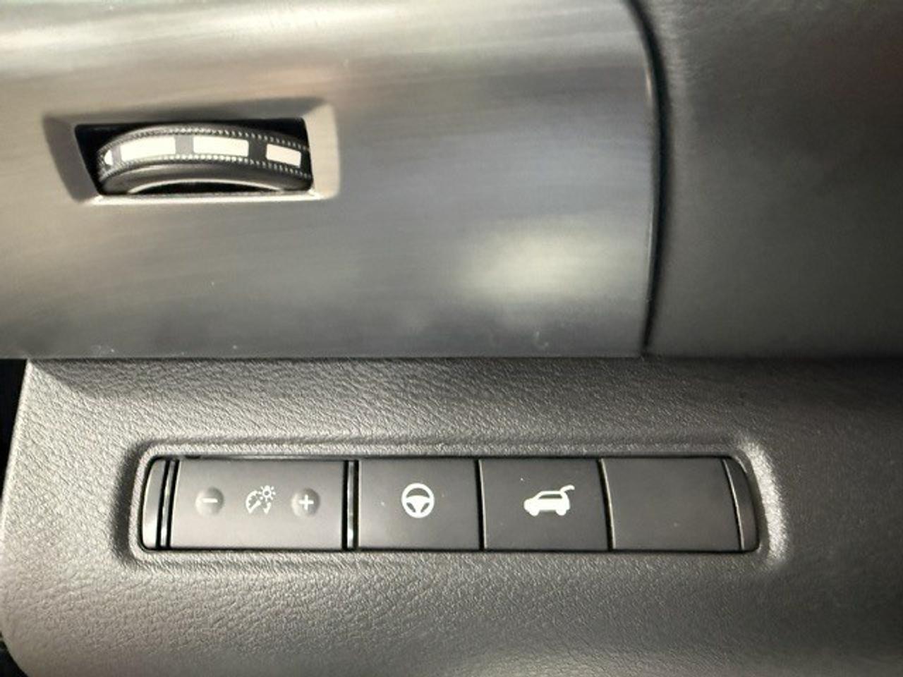 2025 Nissan Pathfinder SL 4dr 4x4 Photo