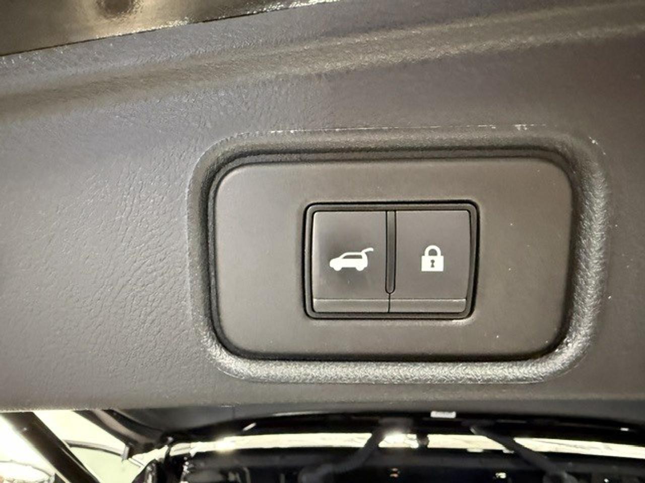 2025 Nissan Pathfinder SL 4dr 4x4 Photo