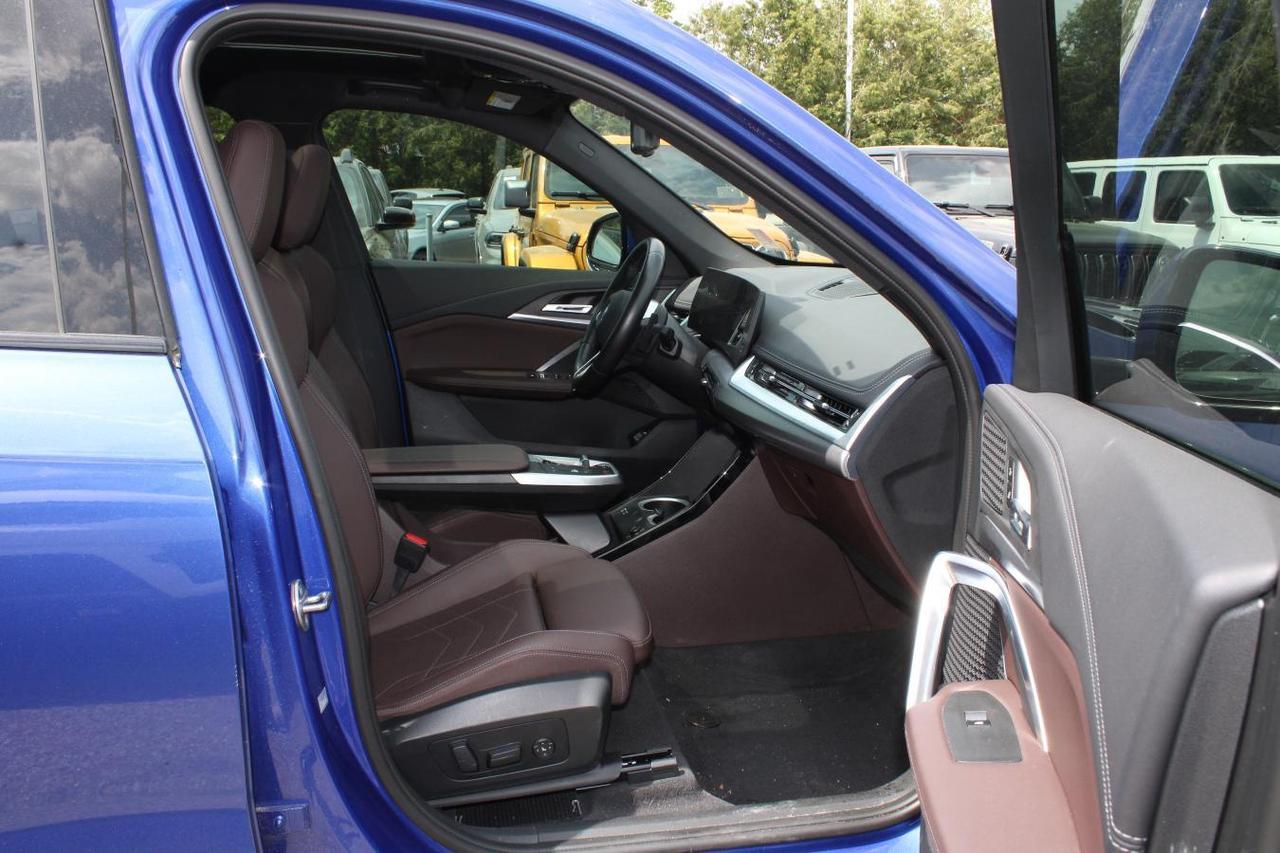 2023 BMW X1 Spot  Gps Moonroof BkpCam HtdSeats ParkingSensors Photo