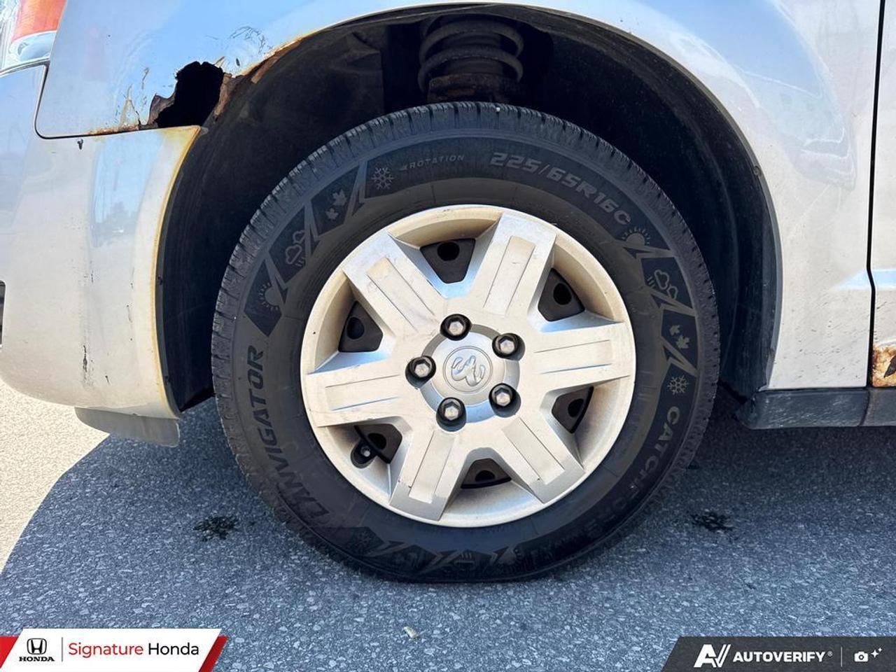 2009 Dodge Grand Caravan SE Photo