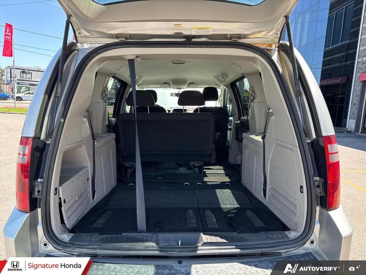 2009 Dodge Grand Caravan SE Photo