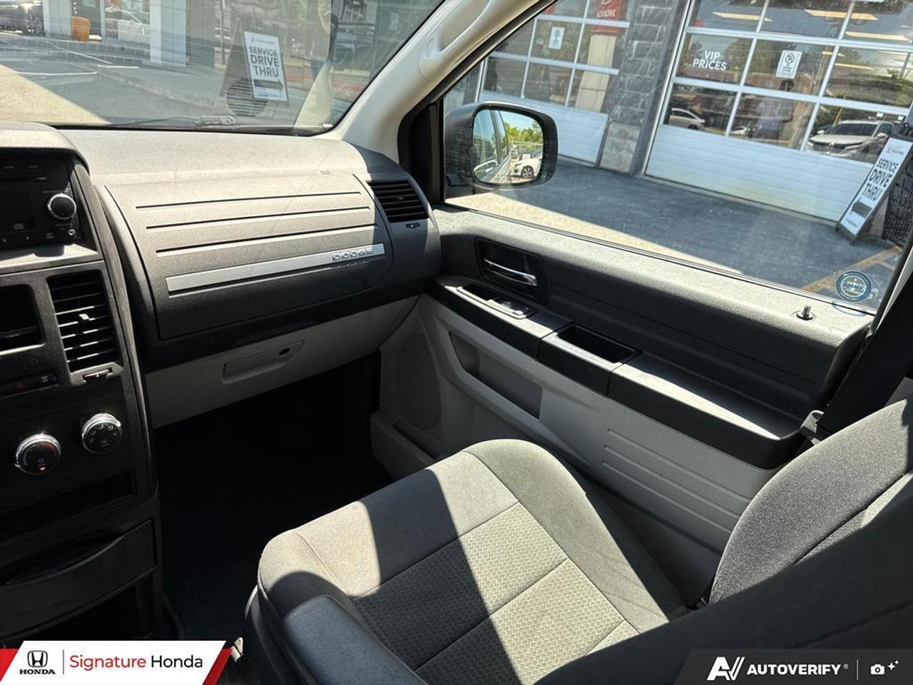 2009 Dodge Grand Caravan SE Photo