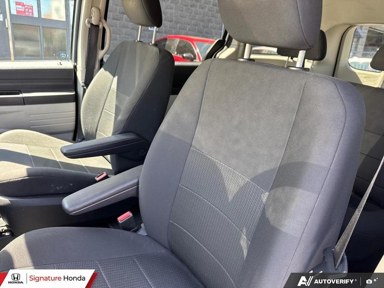 2009 Dodge Grand Caravan SE Photo