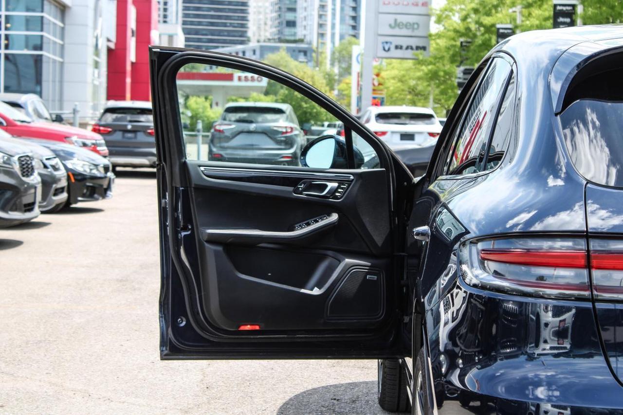 2019 Porsche Macan S  Gps Moonroof BkpCam HtdSeats ParkingSensors Dri Photo