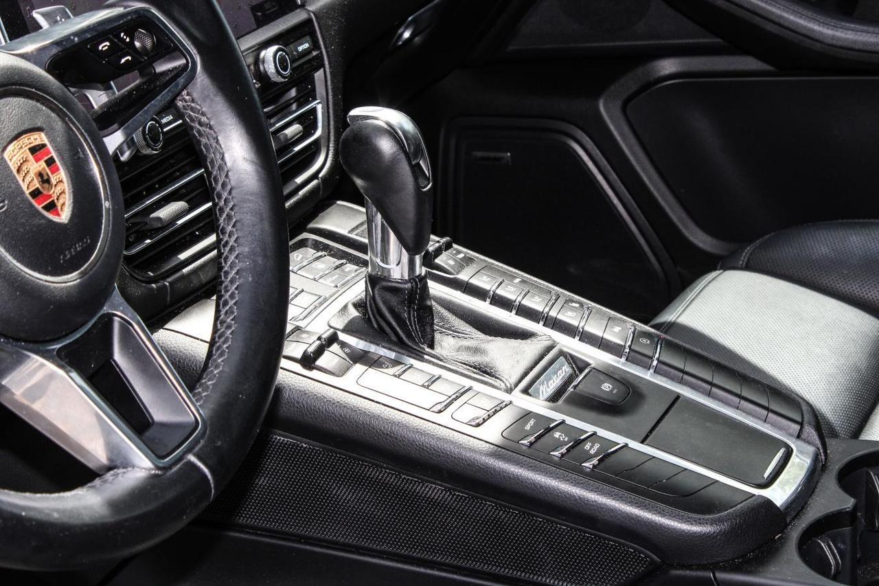 2019 Porsche Macan S  Gps Moonroof BkpCam HtdSeats ParkingSensors Dri Photo