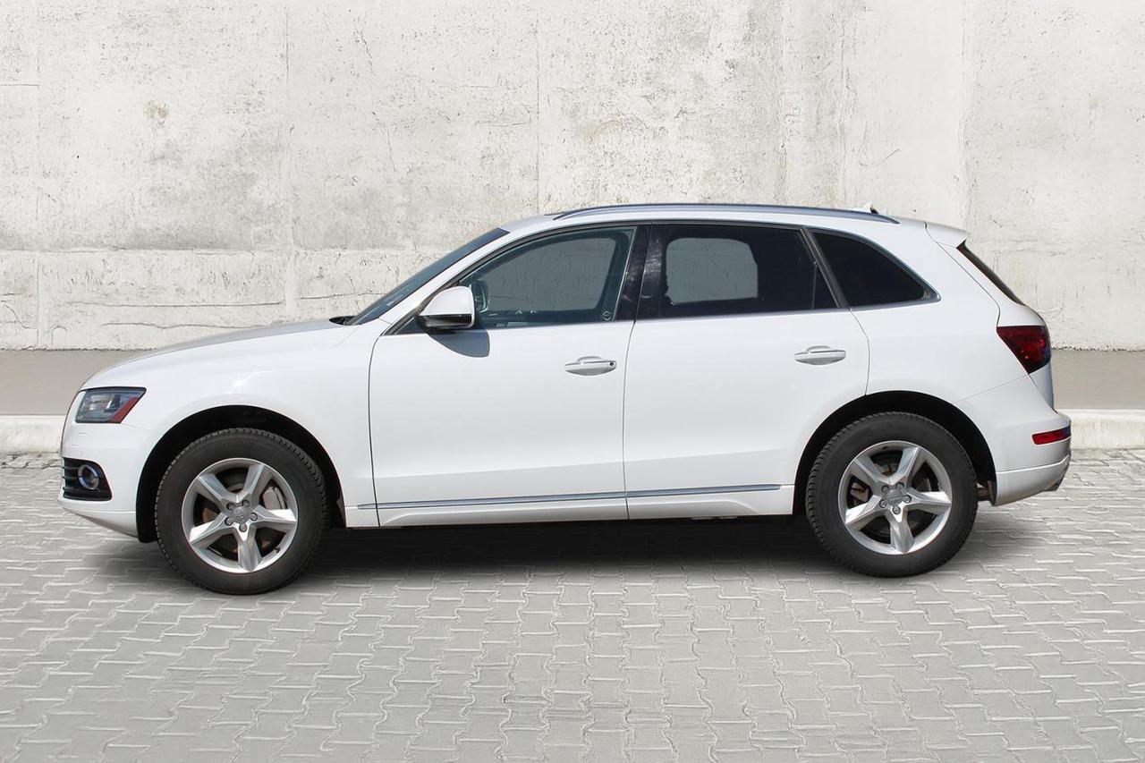 2015 Audi Q5 Plus  Gps Moonroof BkpCam DriveModes ParkingSensor Photo