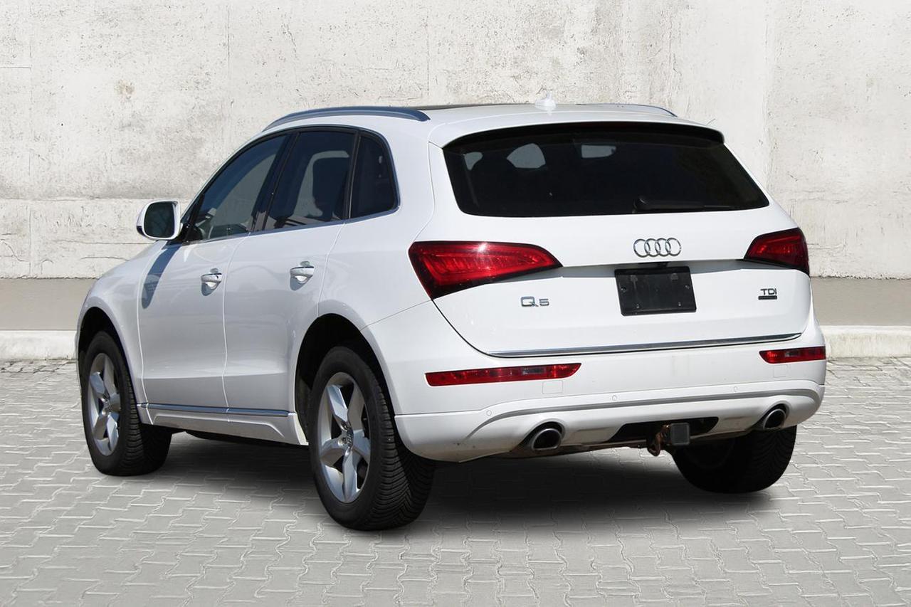 2015 Audi Q5 Plus  Gps Moonroof BkpCam DriveModes ParkingSensor Photo3