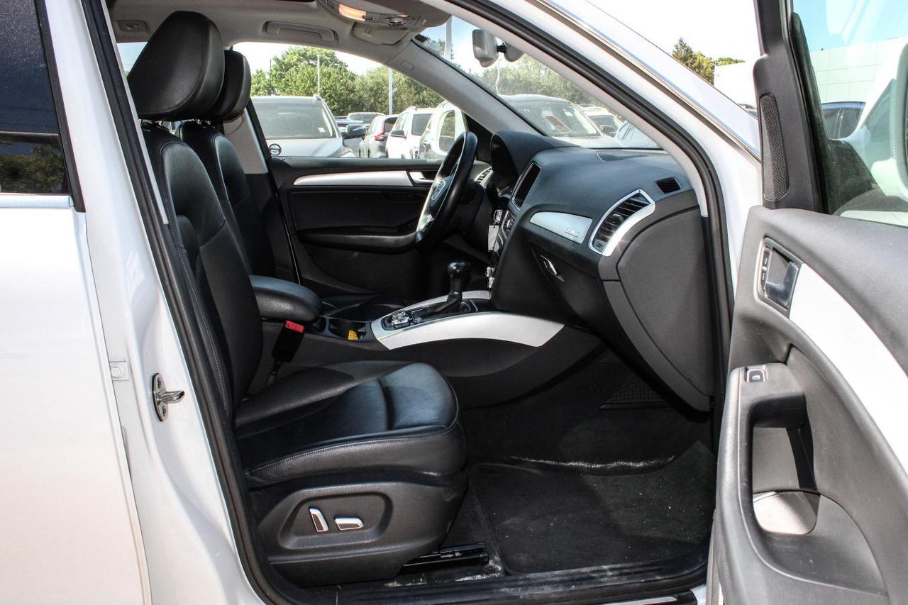 2015 Audi Q5 Plus  Gps Moonroof BkpCam DriveModes ParkingSensor Photo
