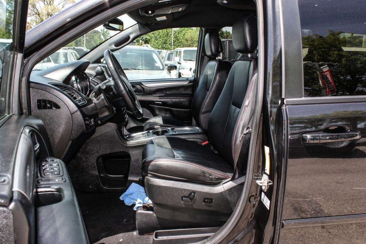 2017 Dodge Grand Caravan GT  DvDplayer Gps BkpCam EcoMode HtdSeats Photo