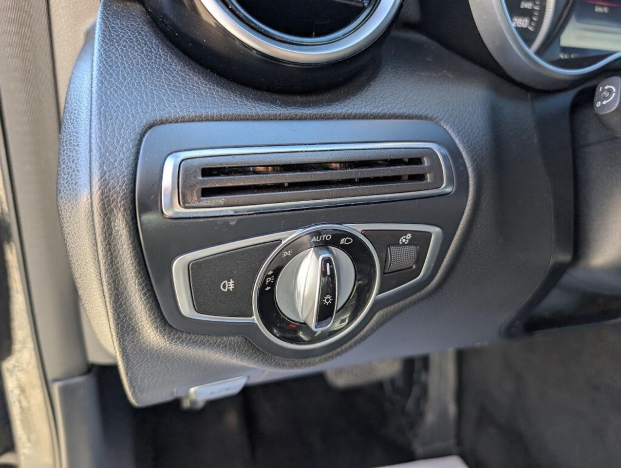 2016 Mercedes-Benz C-Class C 300 4MATIC   NAV   LEATHER   CAMERA   HTD SEATS Photo