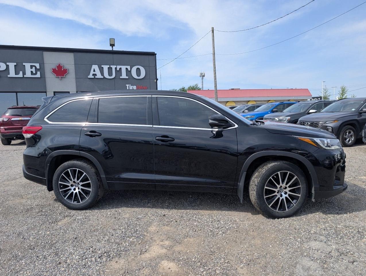 2017 Toyota Highlander SE AWD  NAVI LEATHER SUNROOF CAMERA HTD SEATS Photo