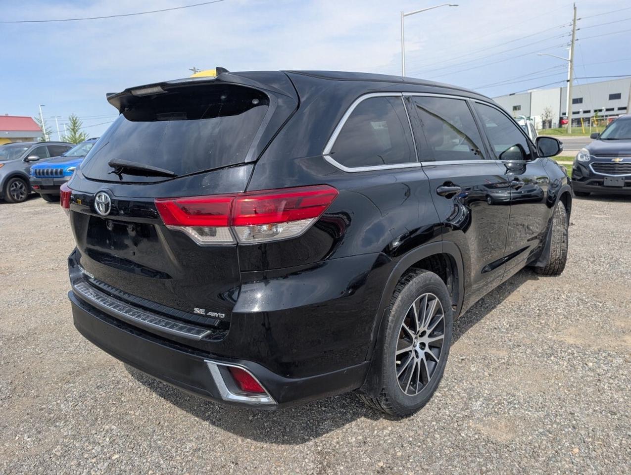 2017 Toyota Highlander SE AWD  NAVI LEATHER SUNROOF CAMERA HTD SEATS Photo