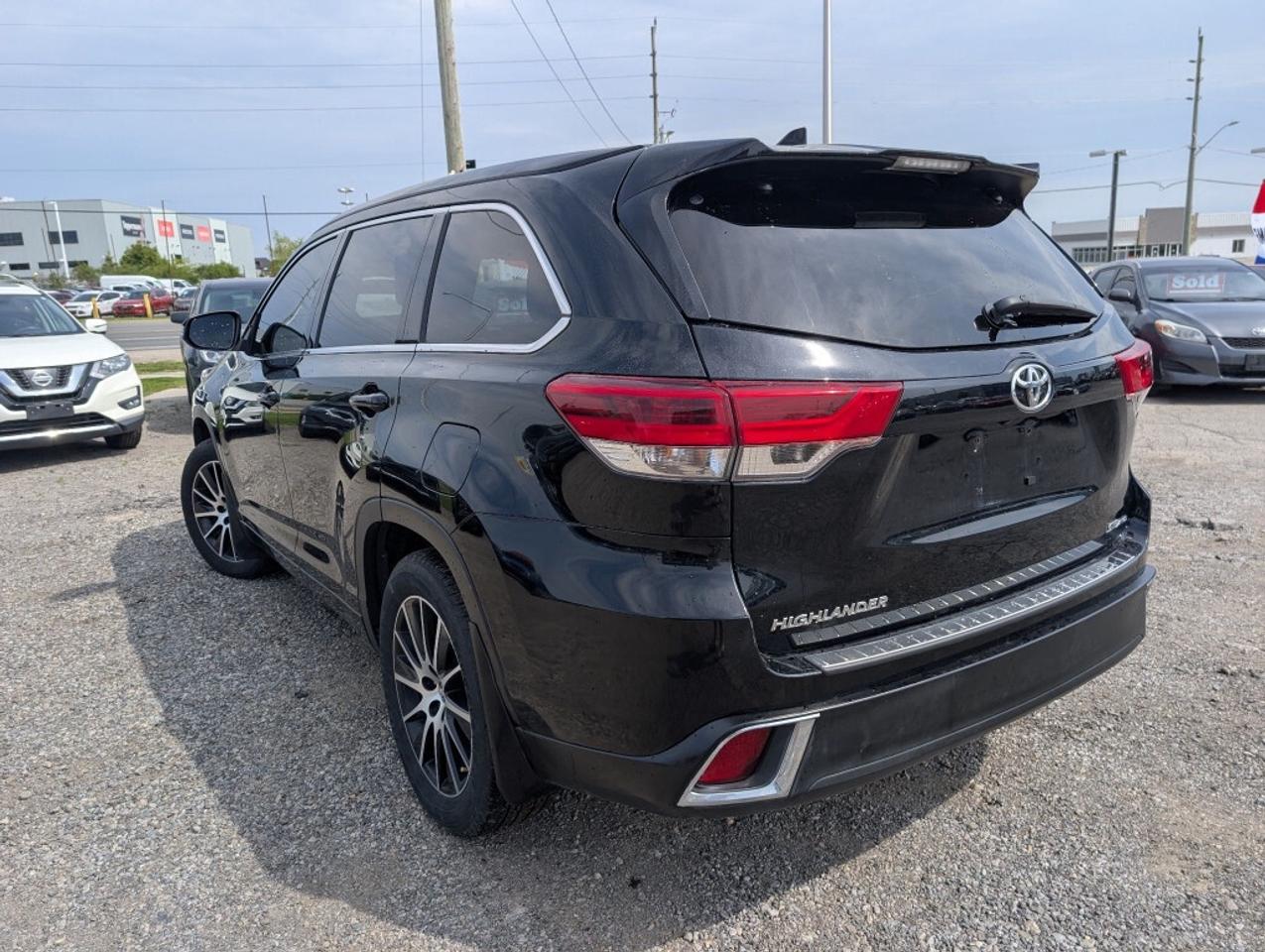2017 Toyota Highlander SE AWD  NAVI LEATHER SUNROOF CAMERA HTD SEATS Photo