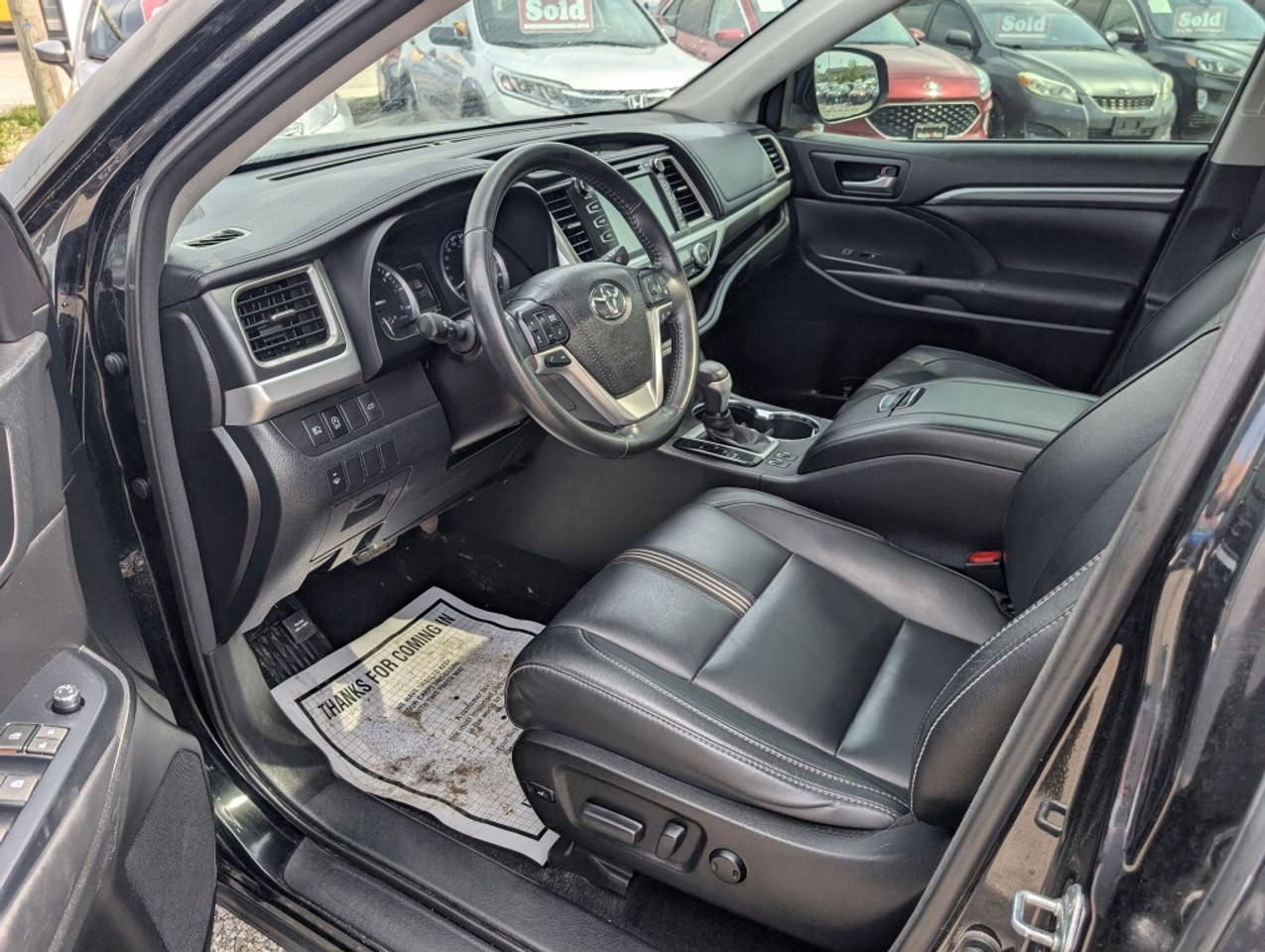 2017 Toyota Highlander SE AWD  NAVI LEATHER SUNROOF CAMERA HTD SEATS Photo