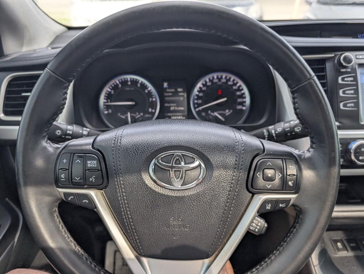 2017 Toyota Highlander SE AWD  NAVI LEATHER SUNROOF CAMERA HTD SEATS Photo