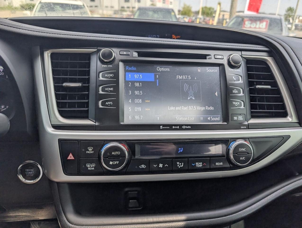 2017 Toyota Highlander SE AWD  NAVI LEATHER SUNROOF CAMERA HTD SEATS Photo