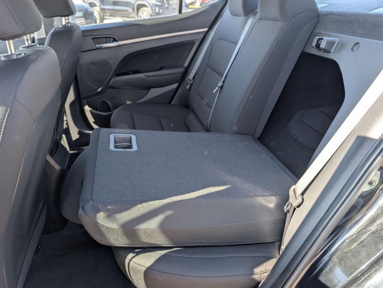 2020 Hyundai Elantra Preferred   HEATED SEATS & STEERING   CAMERA   BLI Photo